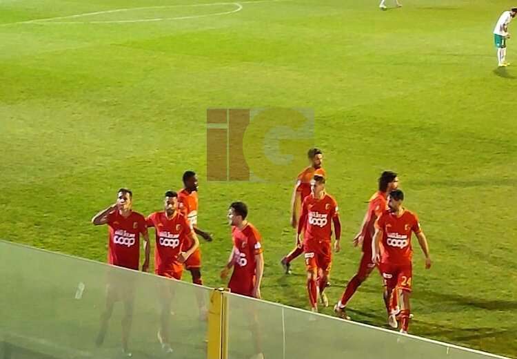 Vazquez esulta dopo il gol