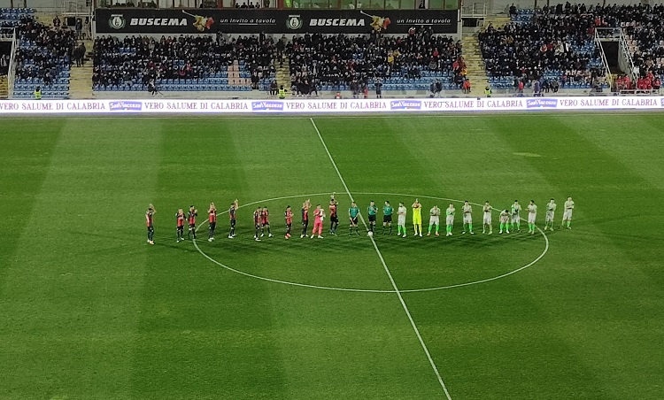 Il Catanzaro pareggia all'Ezio Scida e ipoteca la serie B