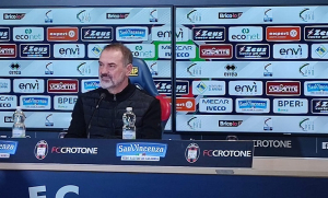 Vivarini: "Tifosi giallorossi incredibili, fino a 10 km da Crotone ci aspettavano in strada per incitarci"