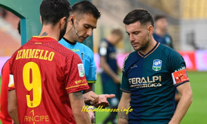 Le magiche Aquile volano con un super Vandeputte, Feralpi ko al "Ceravolo"