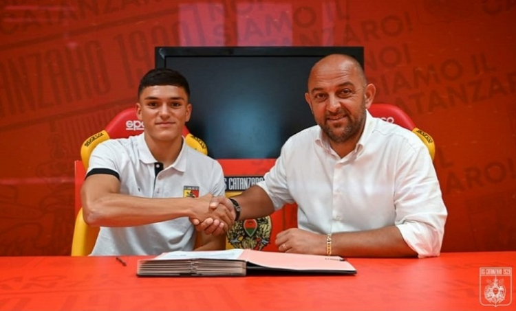 Il greco Katzeris insieme a Diego Foresti