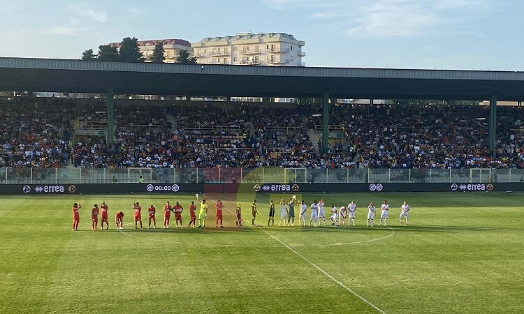 Squadre schierate in campo