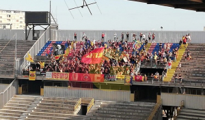 La curva giallorossa a Taranto