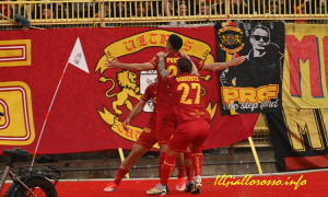 Pontisso festeggia sotto la "Capraro" il vantaggio