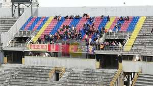 L'ingresso dei tifosi giallorossi allo "Jacovone" (VIDEO)