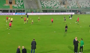 (VIDEO) Giallorossi in campo per il riscaldamento al "Veneziani"