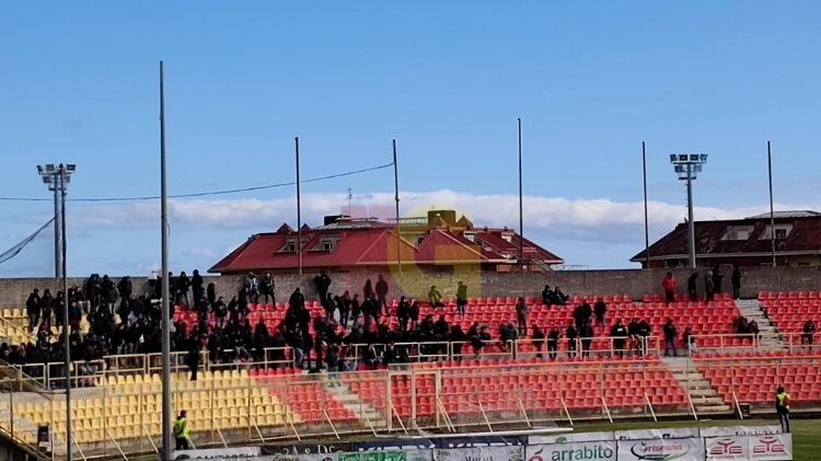 Tifosi del Foggia al Ceravolo 